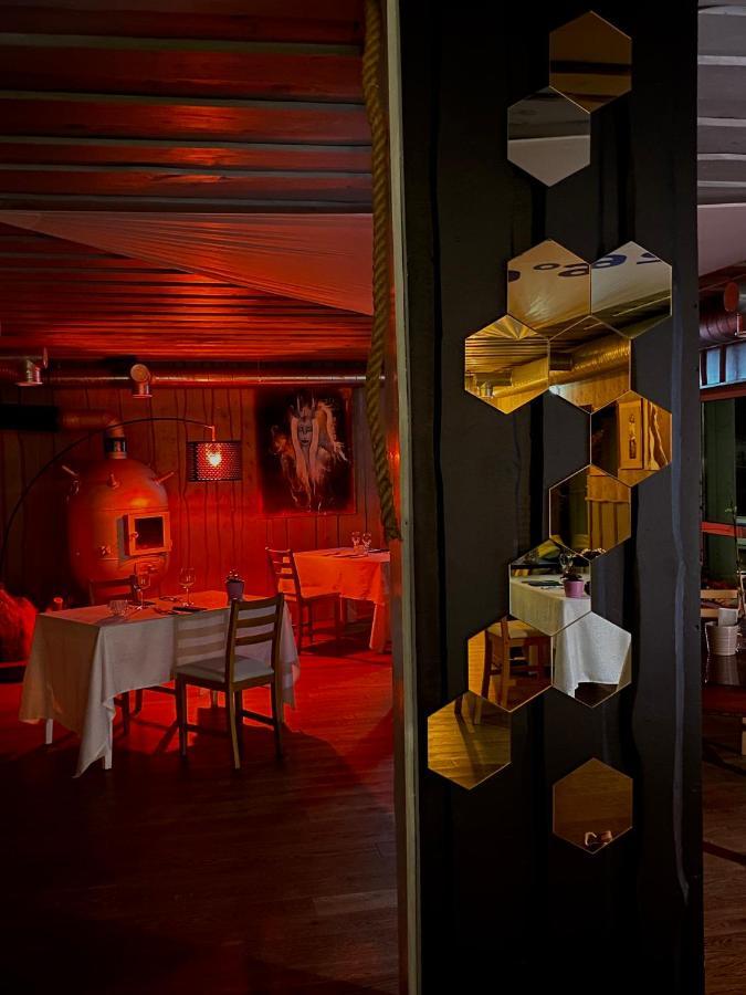 Vergi Sadam & Restoran Wirkes' エクステリア 写真